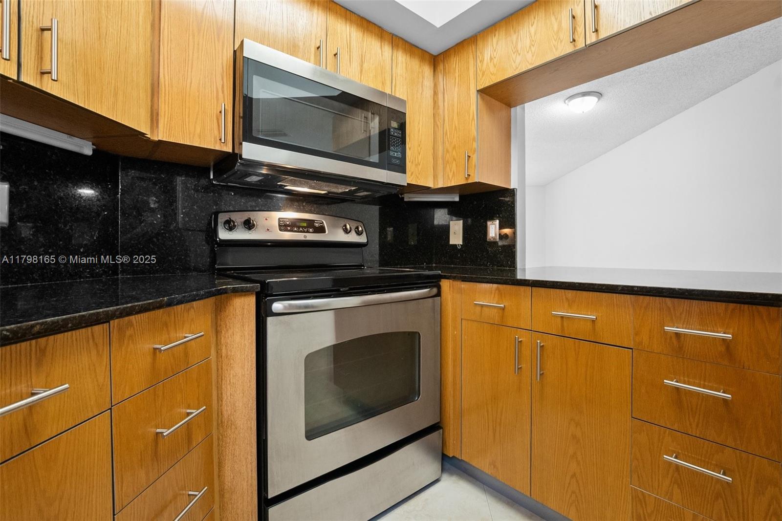 LAS VISTAS AT DORAL CONDO - Residential Lease