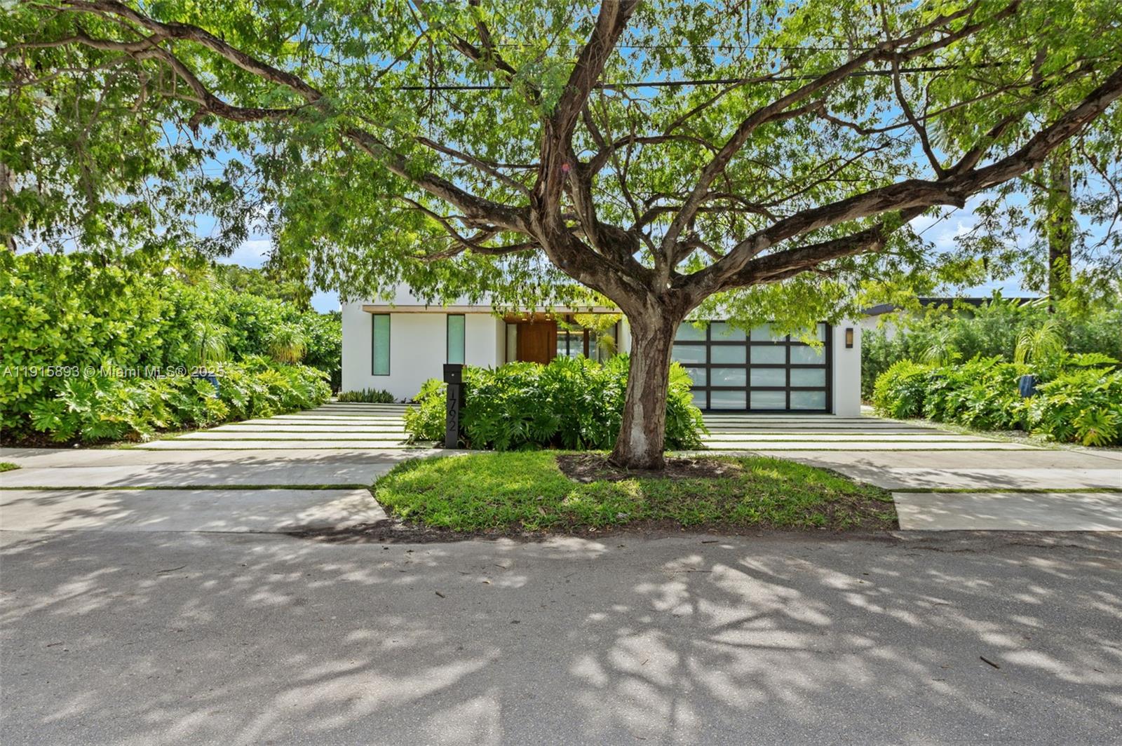 BISCAYNE POINT - Residential