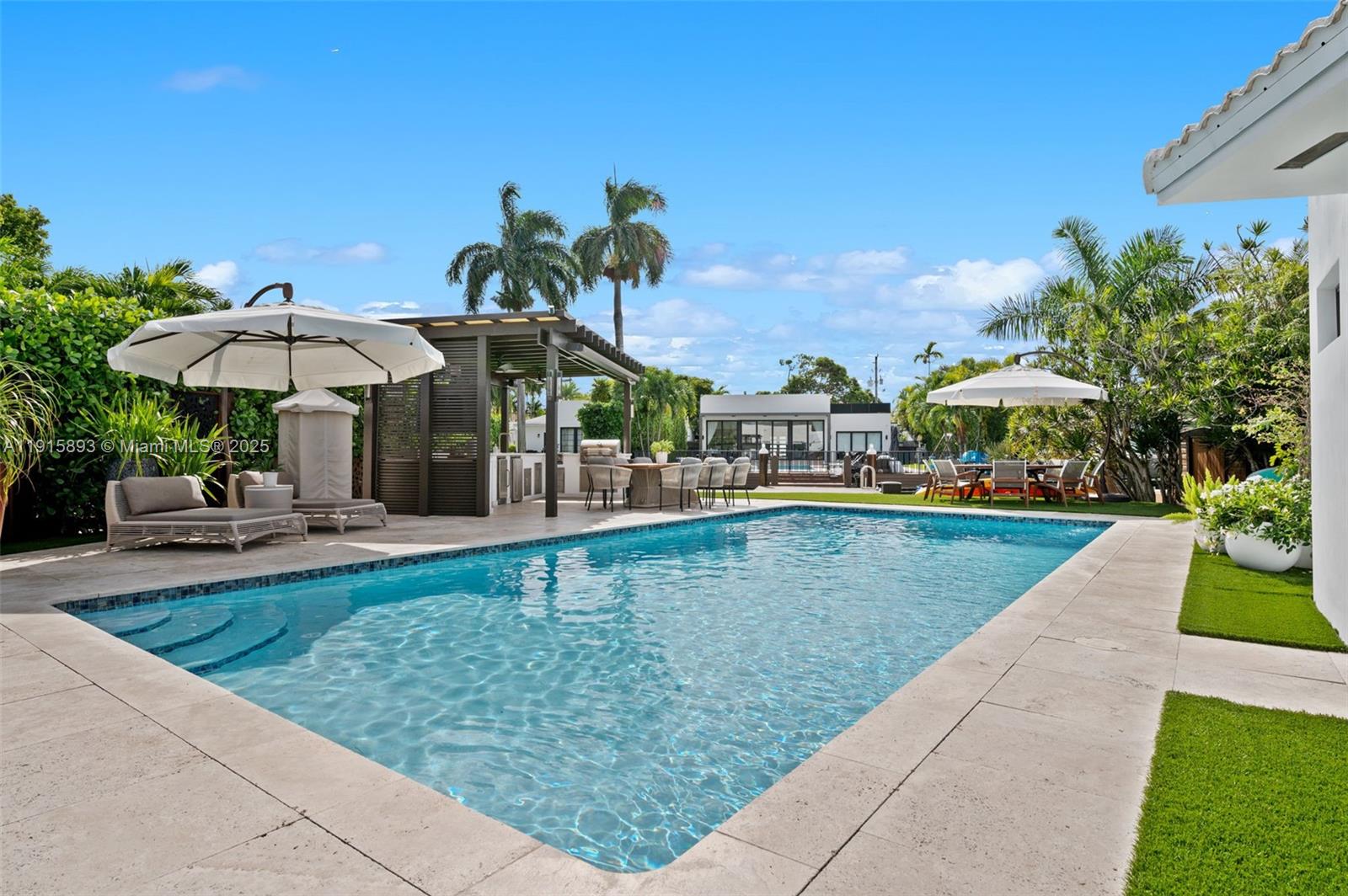 BISCAYNE POINT - Residential