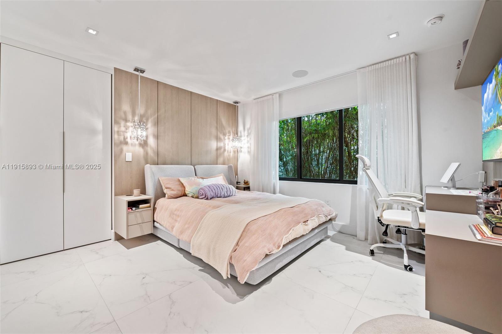 BISCAYNE POINT - Residential