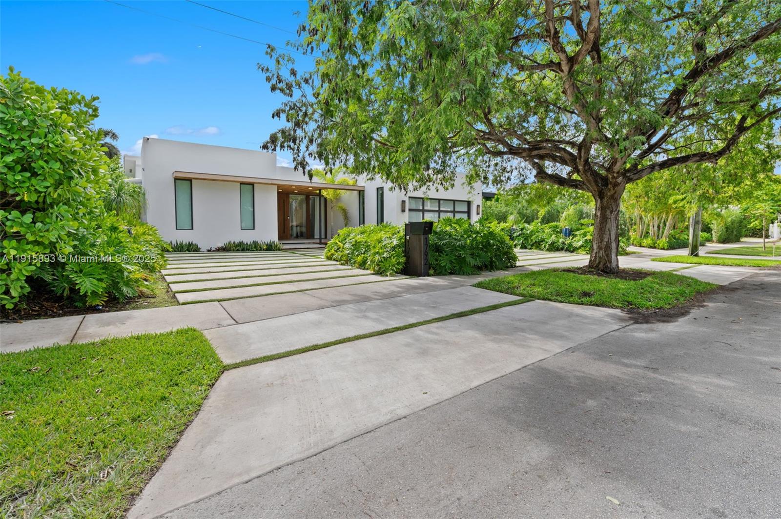 BISCAYNE POINT - Residential