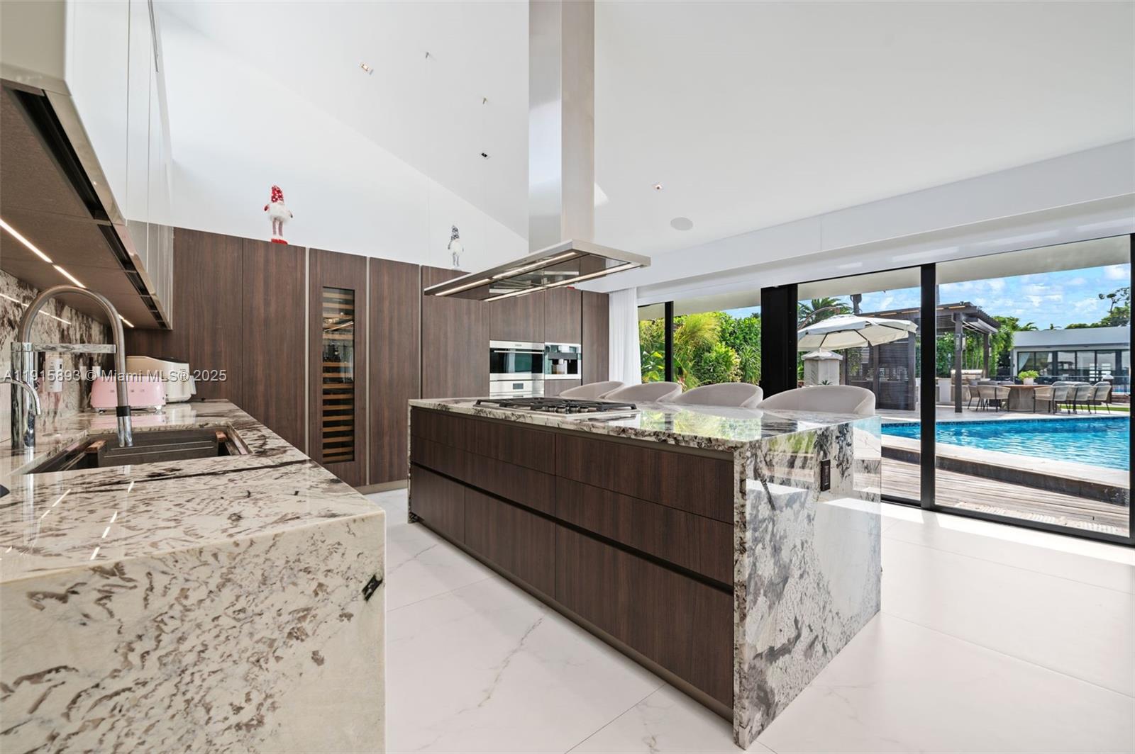 BISCAYNE POINT - Residential