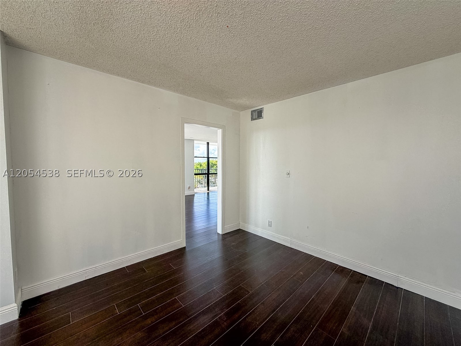 OCEANVIEW PARK CONDO - Residential Lease