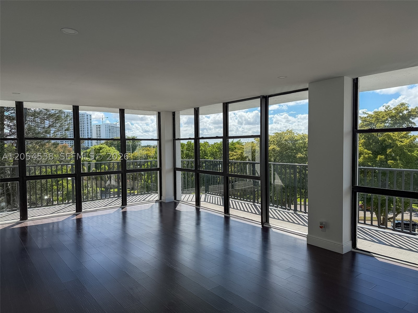 OCEANVIEW PARK CONDO - Residential Lease