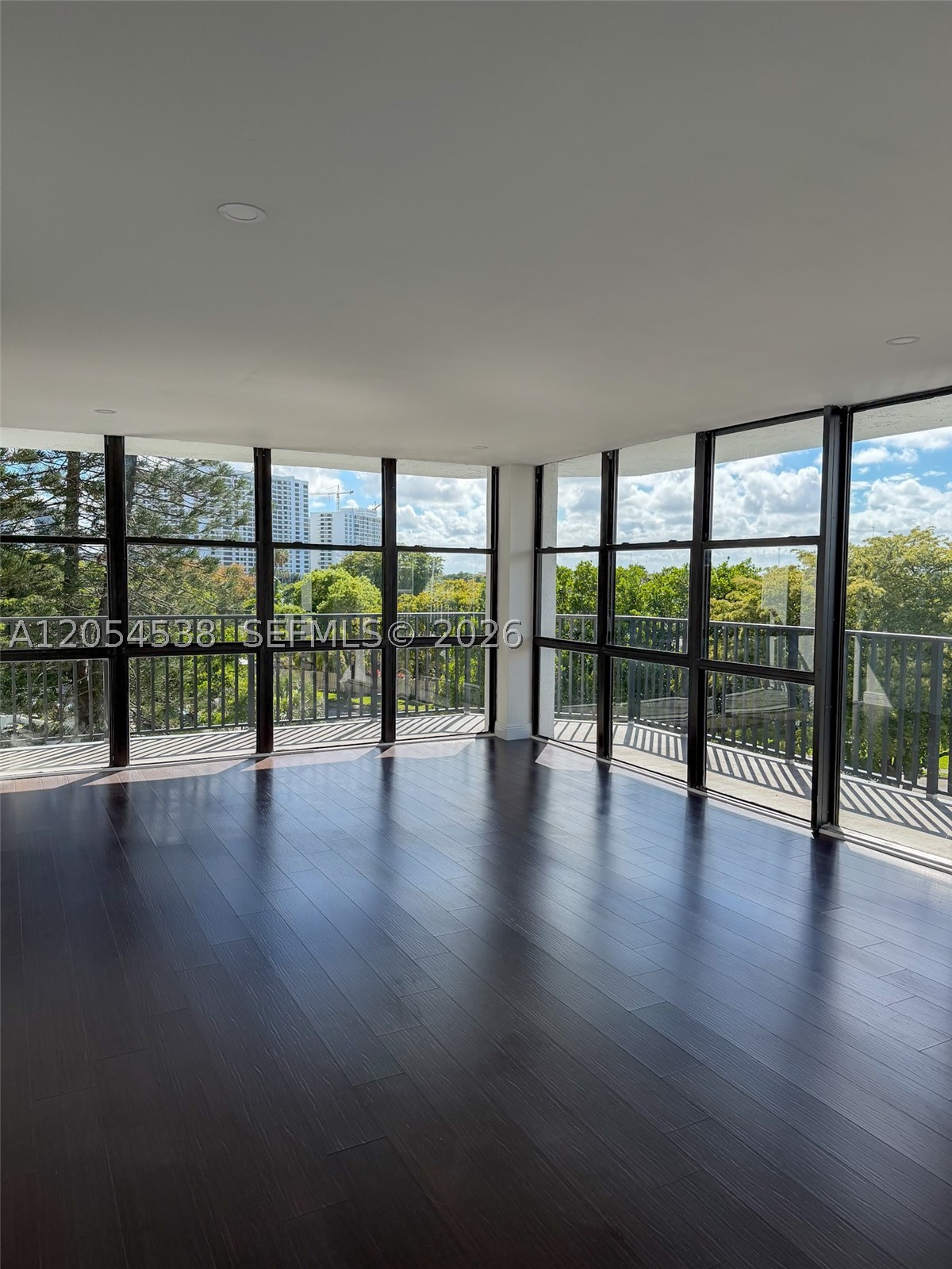 OCEANVIEW PARK CONDO - Residential Lease