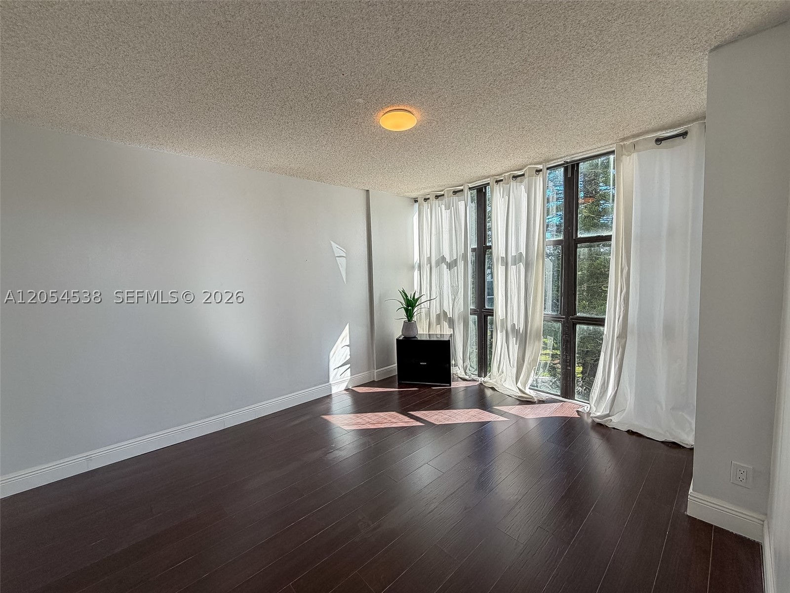 OCEANVIEW PARK CONDO - Residential Lease