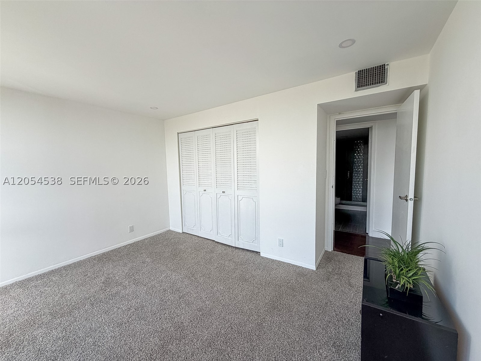 OCEANVIEW PARK CONDO - Residential Lease