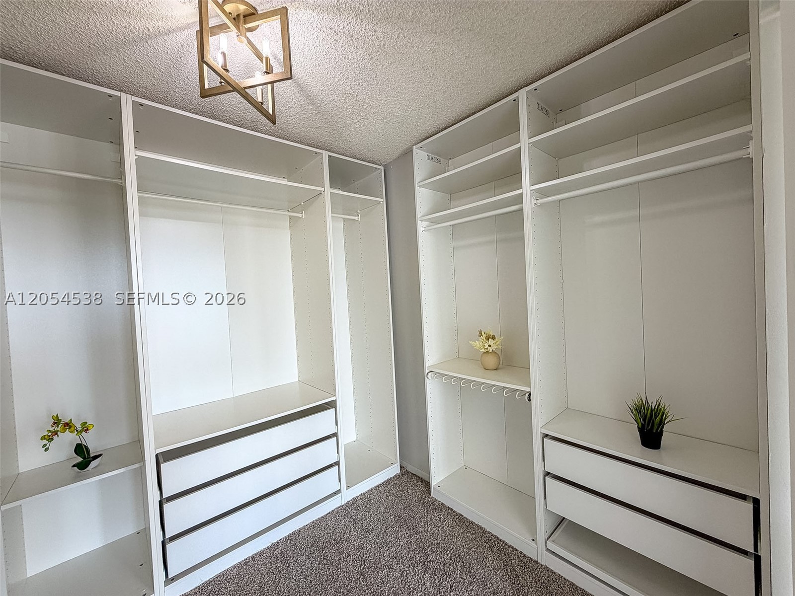 OCEANVIEW PARK CONDO - Residential Lease