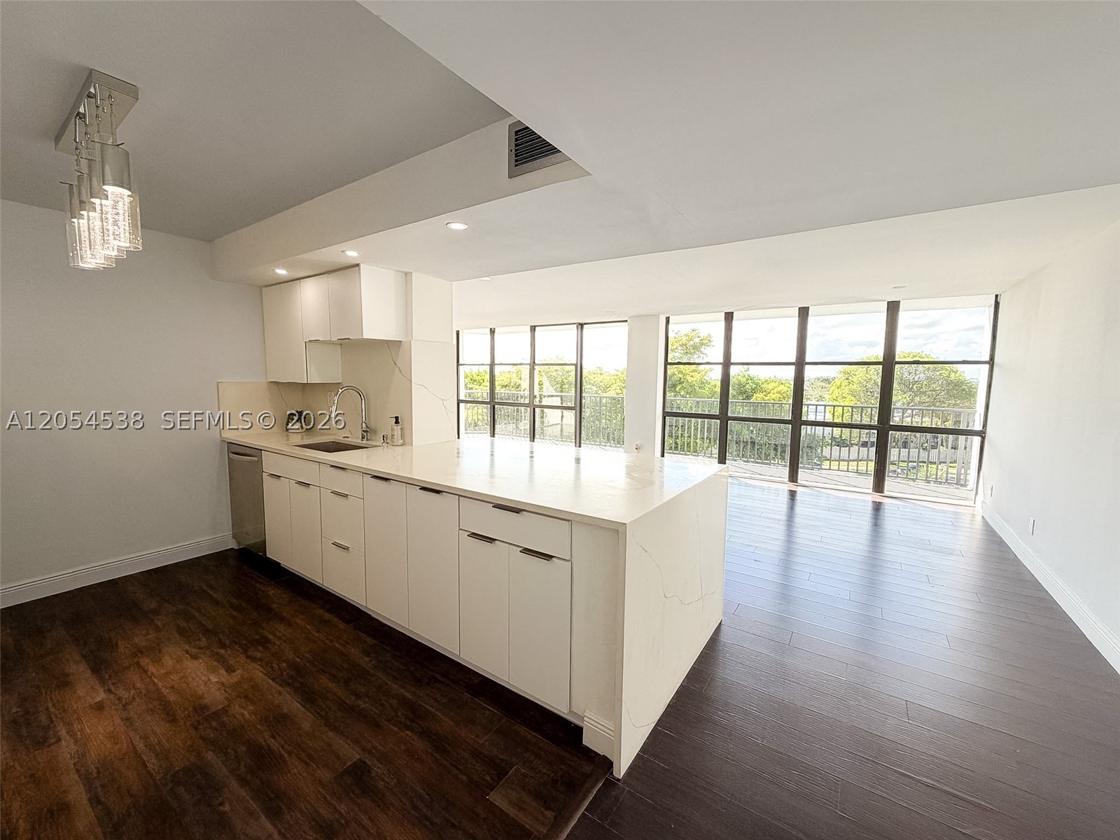OCEANVIEW PARK CONDO - Residential Lease