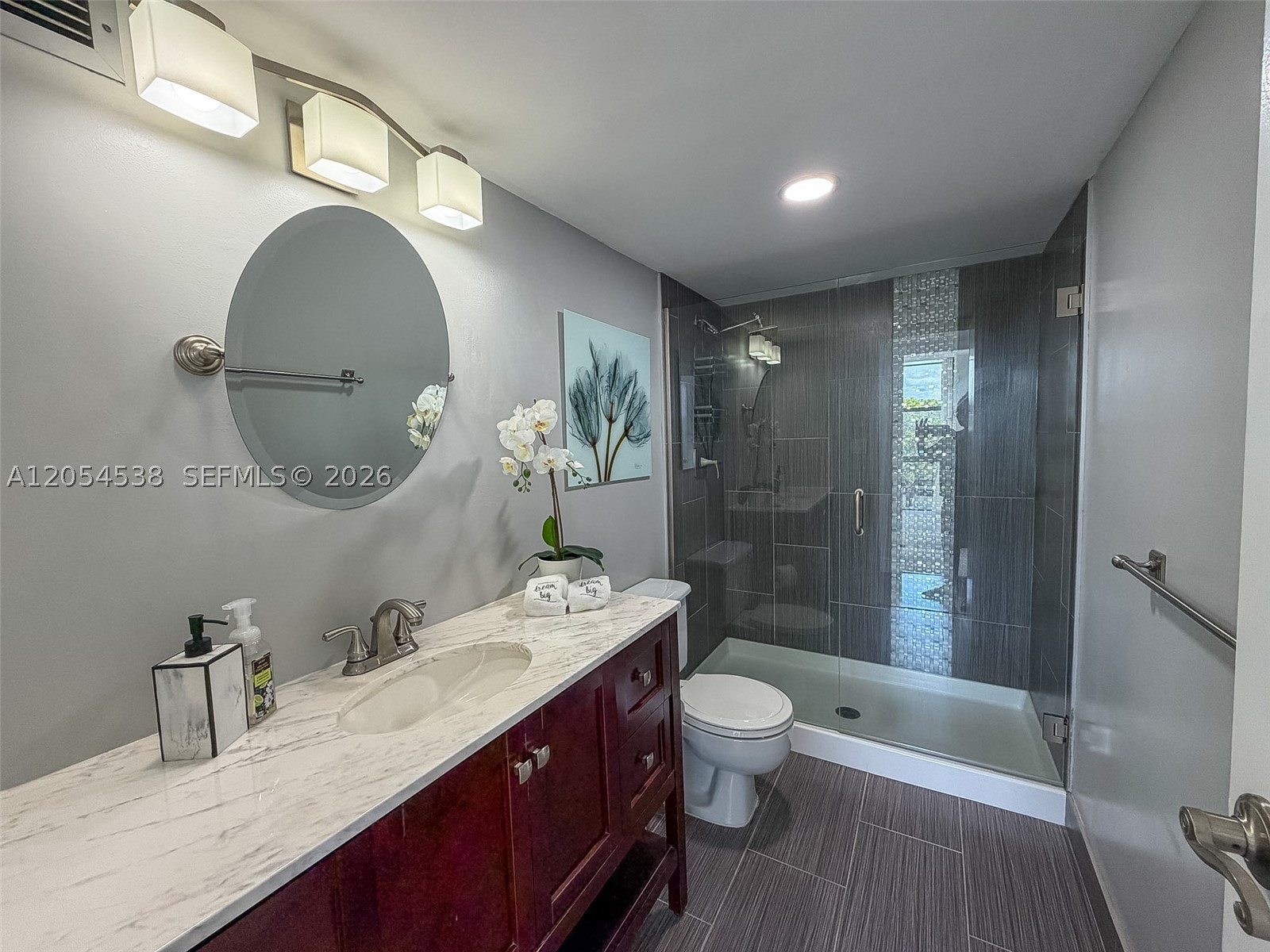 OCEANVIEW PARK CONDO - Residential Lease