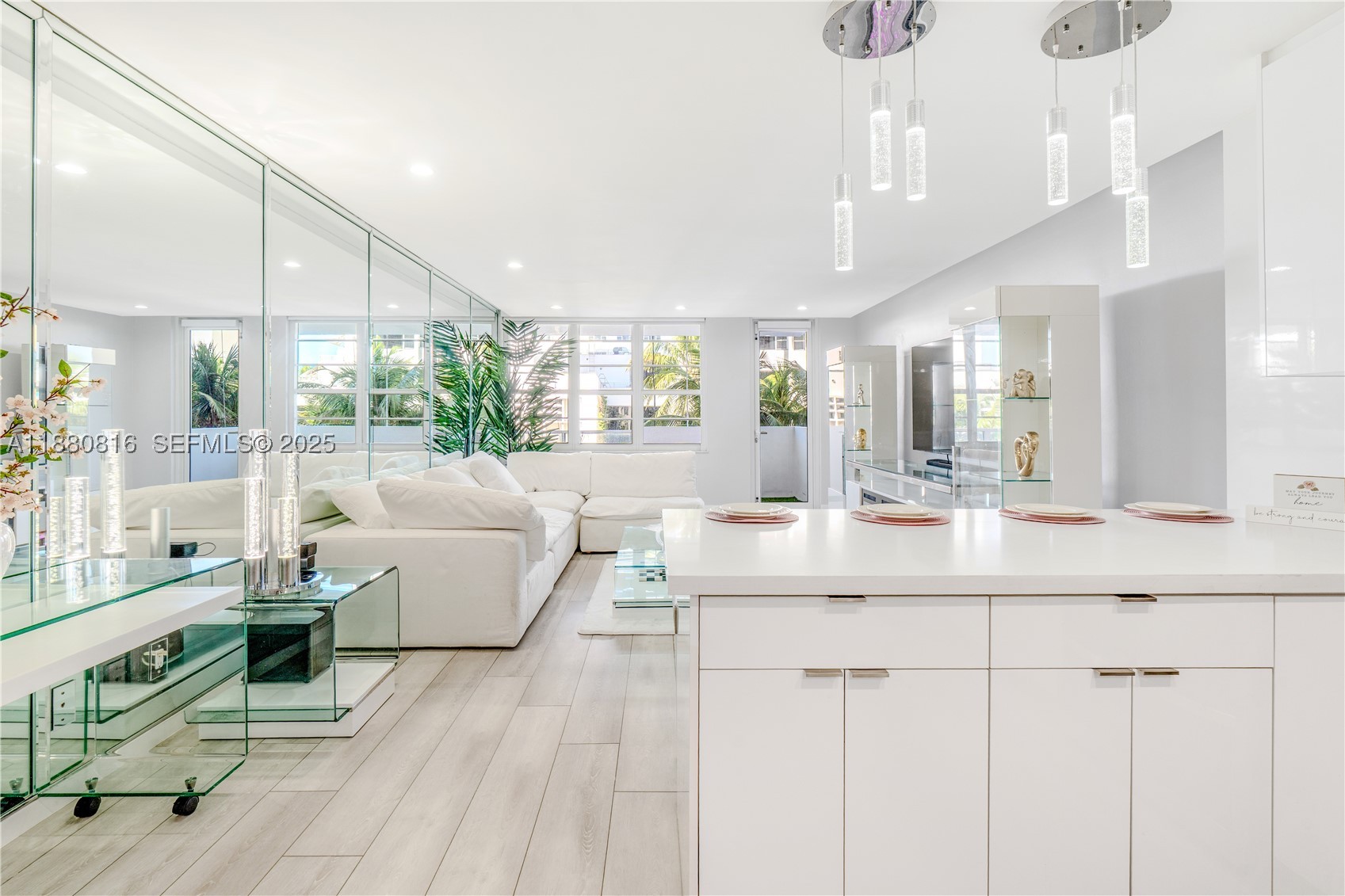 THE DECOPLAGE CONDO - Residential