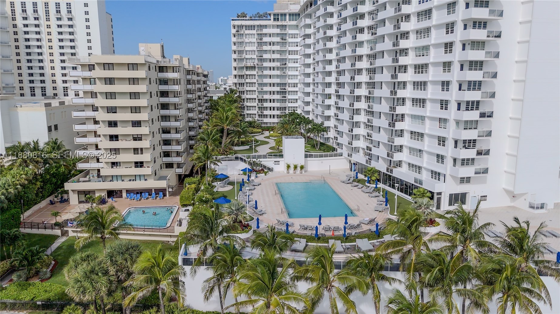 THE DECOPLAGE CONDO - Residential