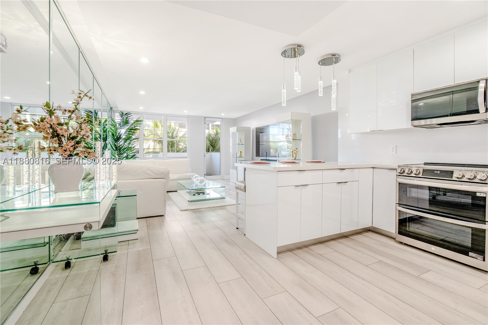 THE DECOPLAGE CONDO - Residential