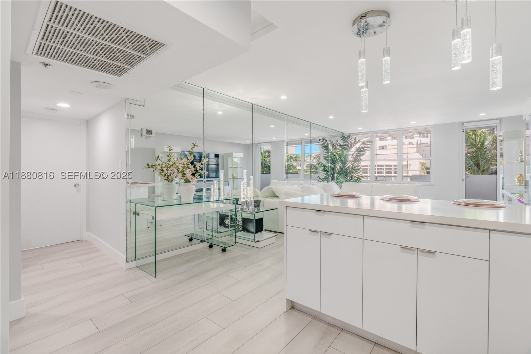 THE DECOPLAGE CONDO - Residential