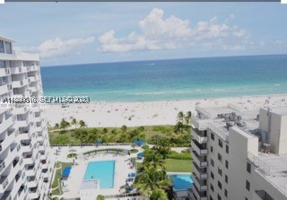 THE DECOPLAGE CONDO - Residential