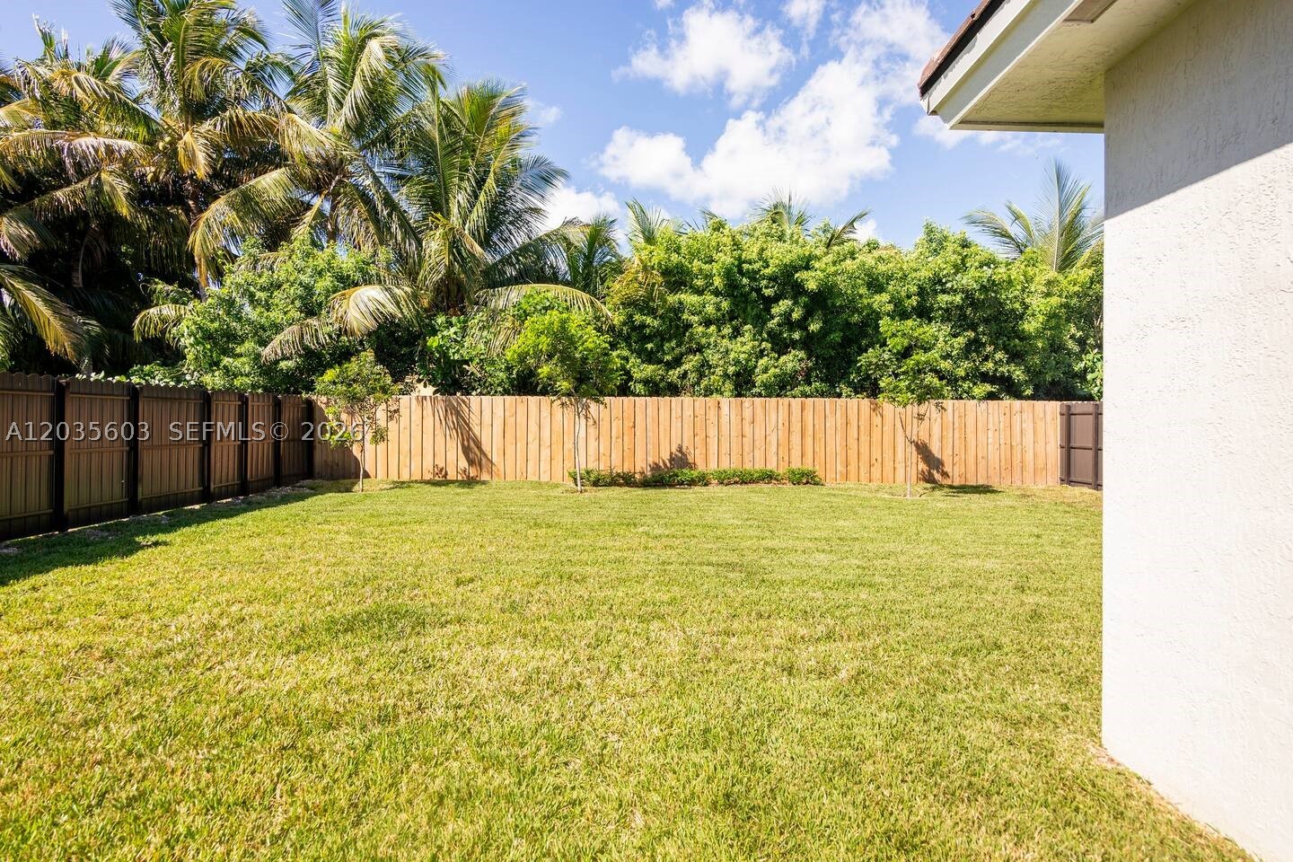 SAN ANTONIO ESTATES - Residential Lease
