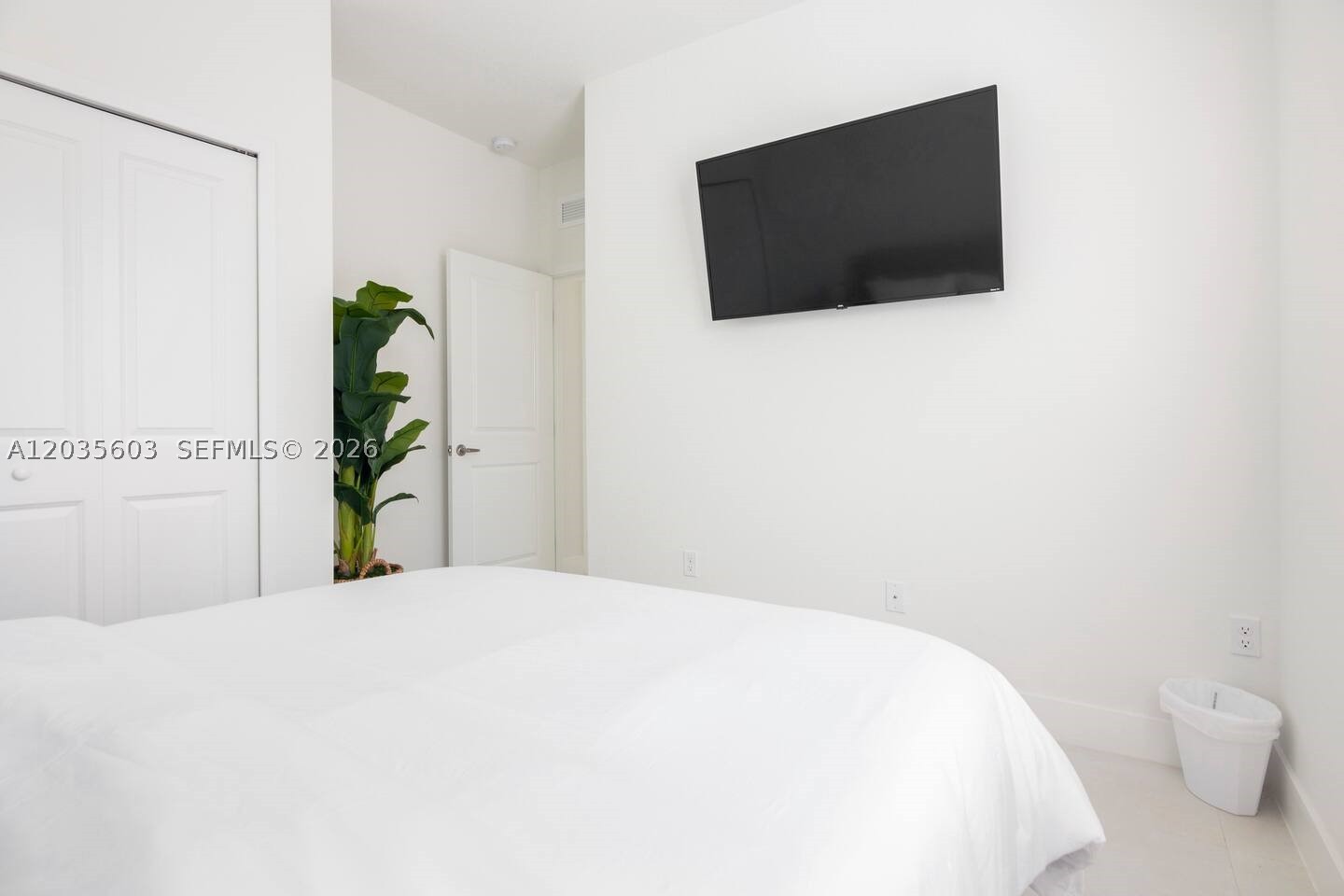 SAN ANTONIO ESTATES - Residential Lease