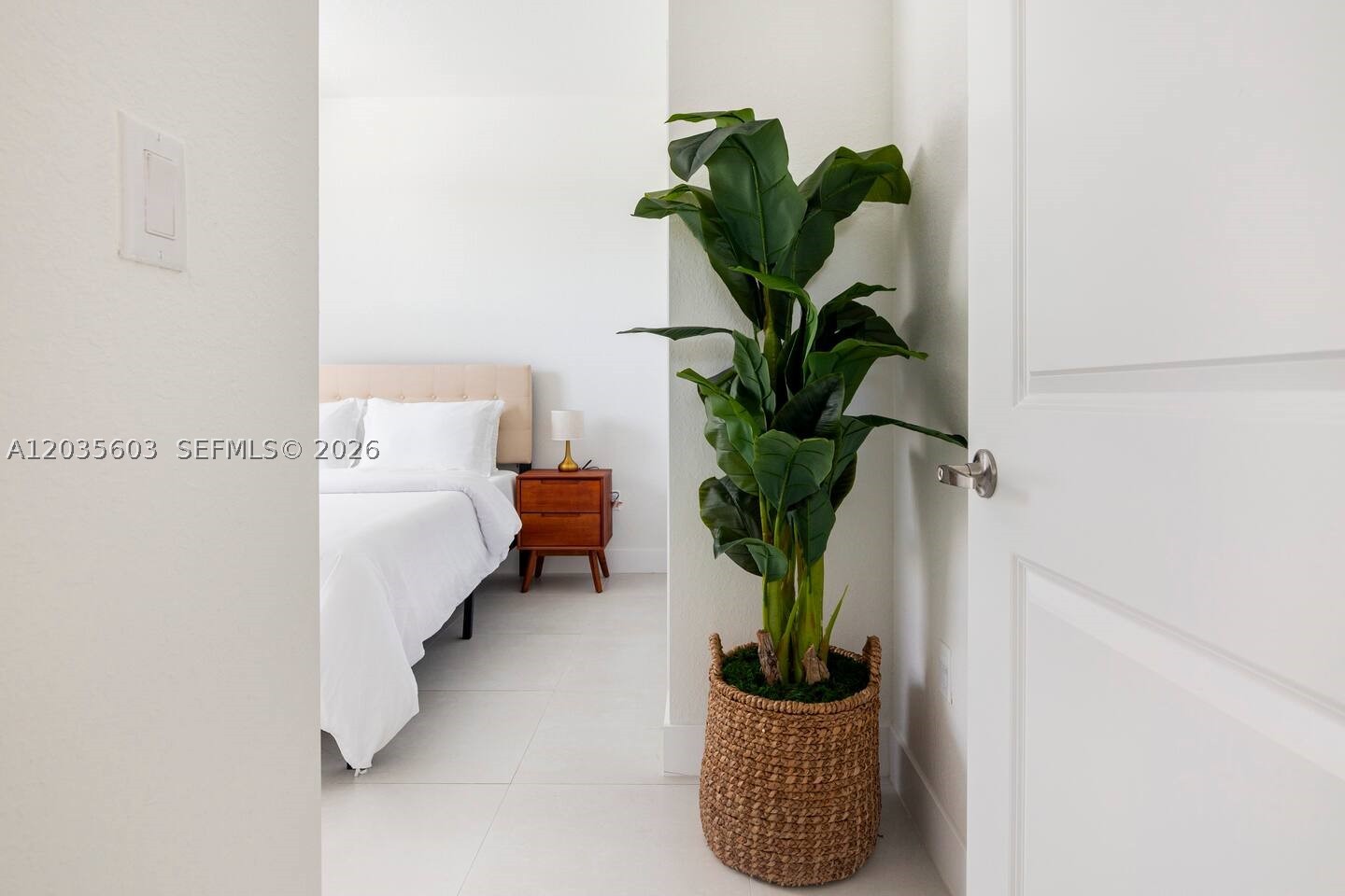 SAN ANTONIO ESTATES - Residential Lease