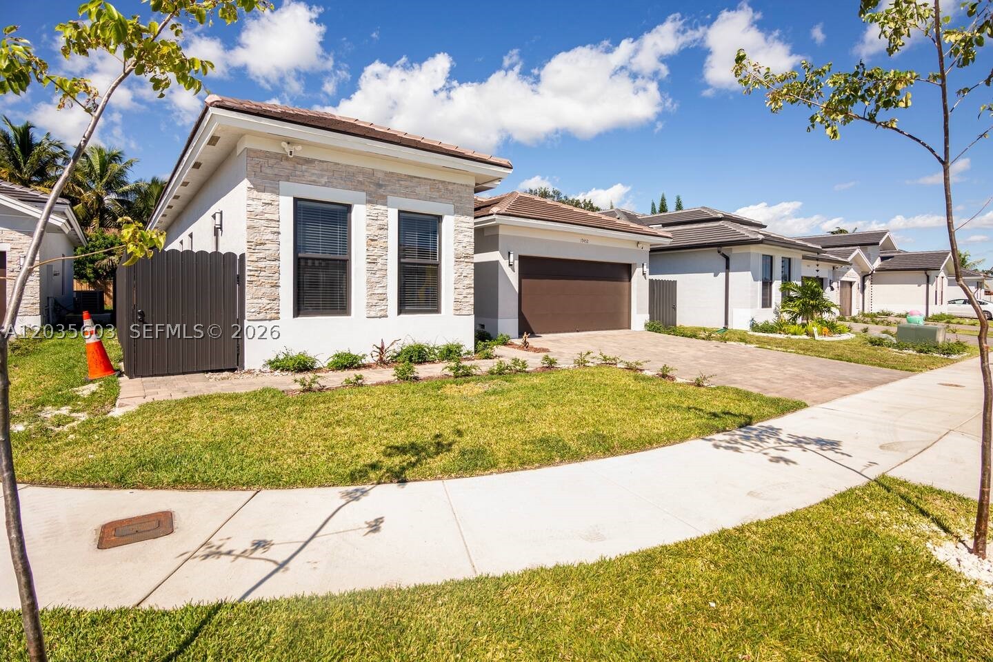 SAN ANTONIO ESTATES - Residential Lease