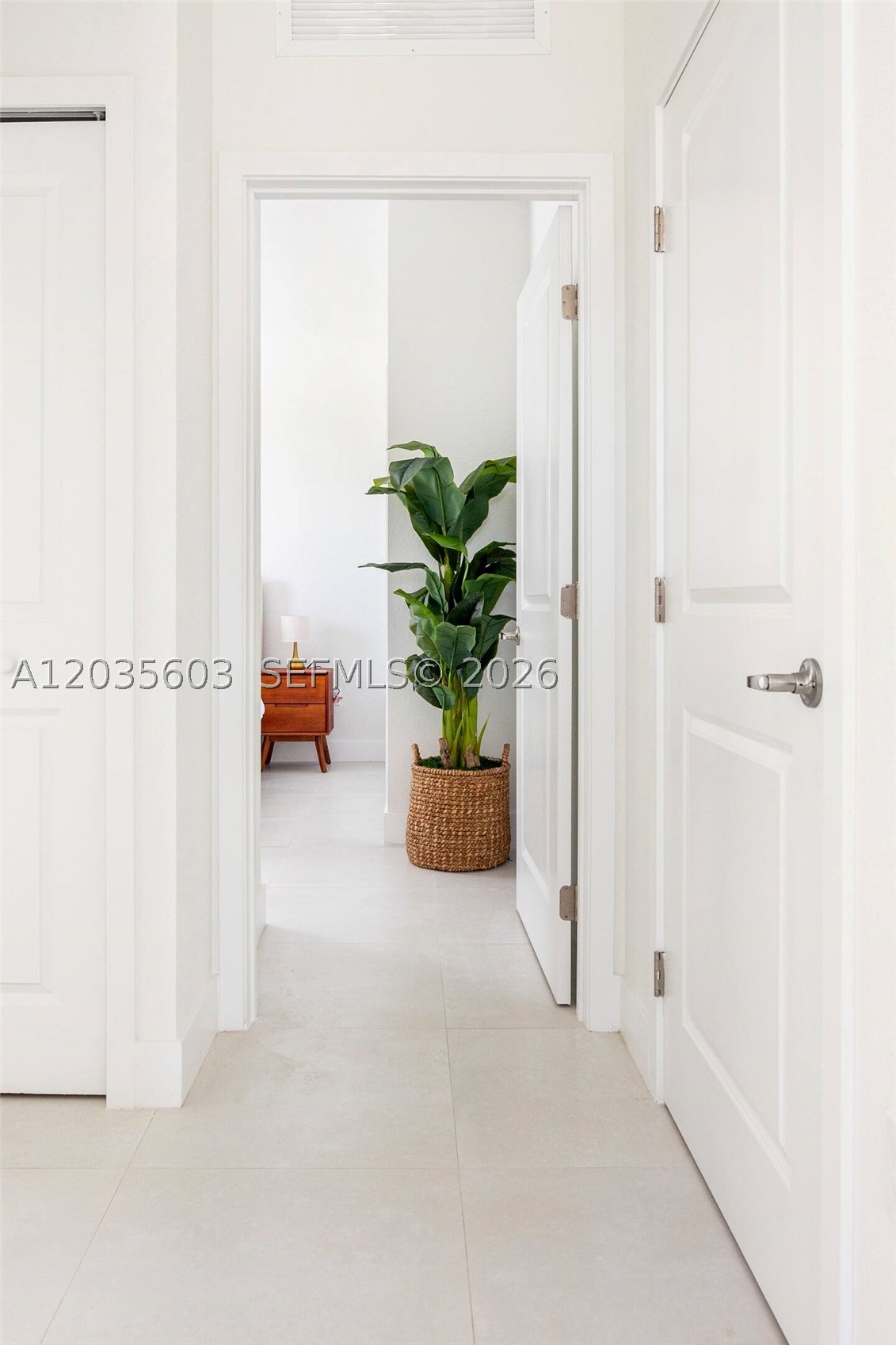 SAN ANTONIO ESTATES - Residential Lease