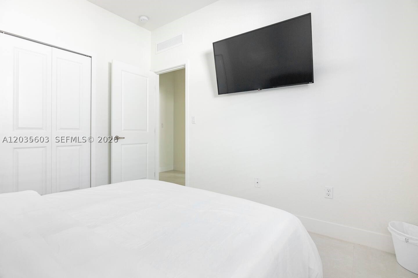 SAN ANTONIO ESTATES - Residential Lease