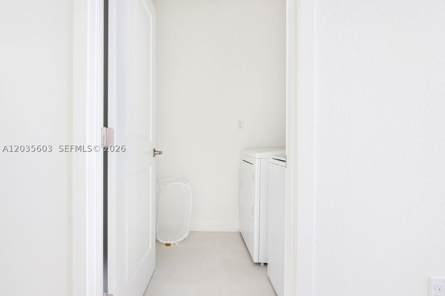 SAN ANTONIO ESTATES - Residential Lease