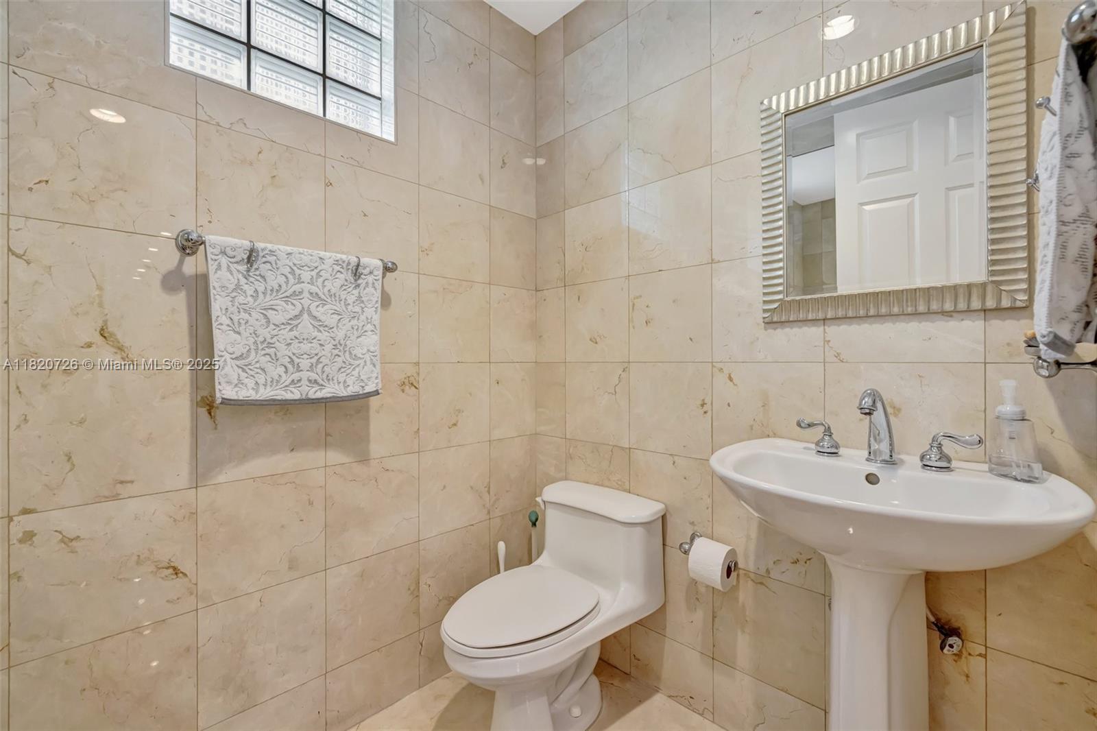 AVENTURA LAKES - PHASE II - Residential