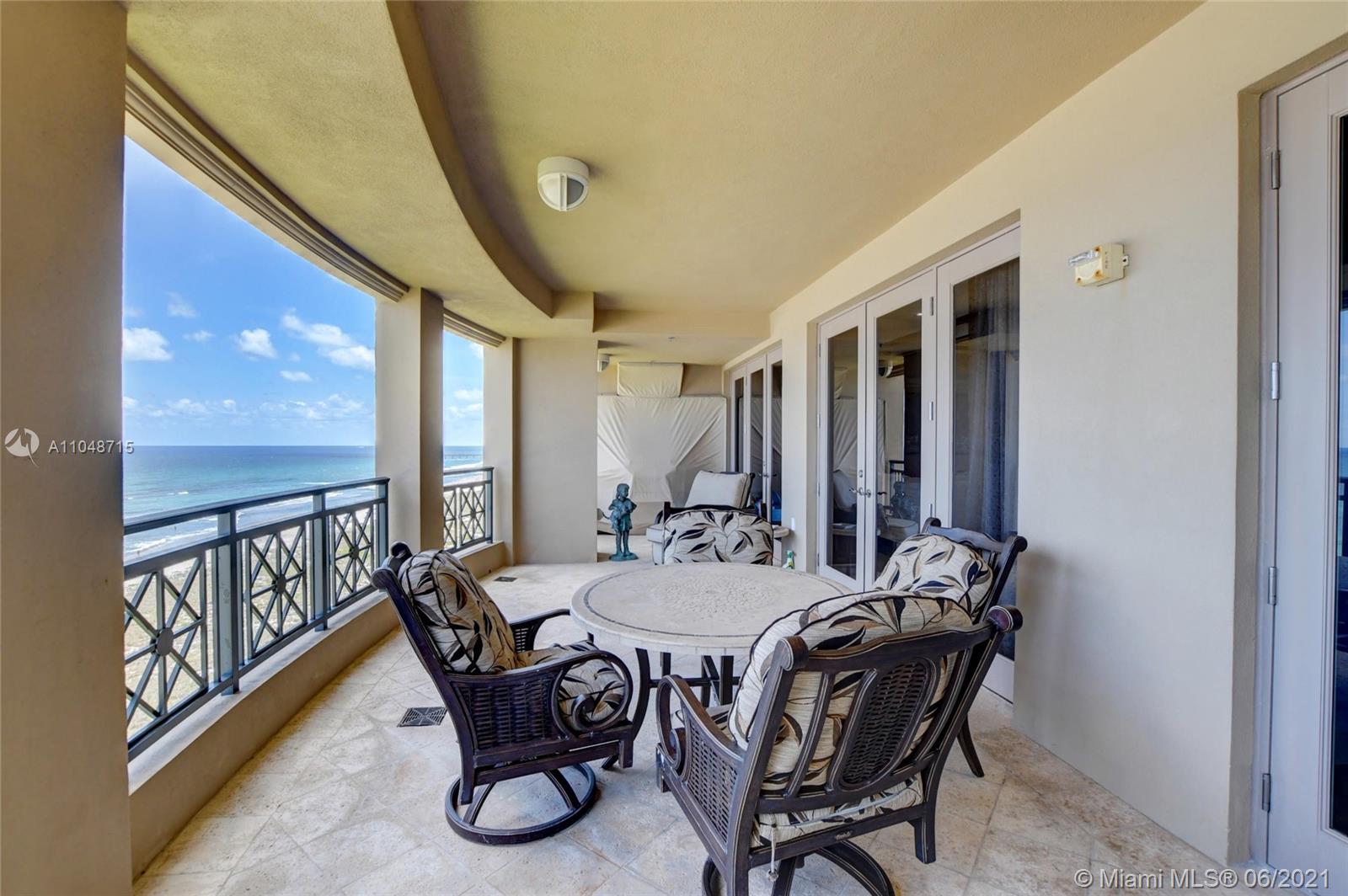 LUXURIA CONDO - Residential