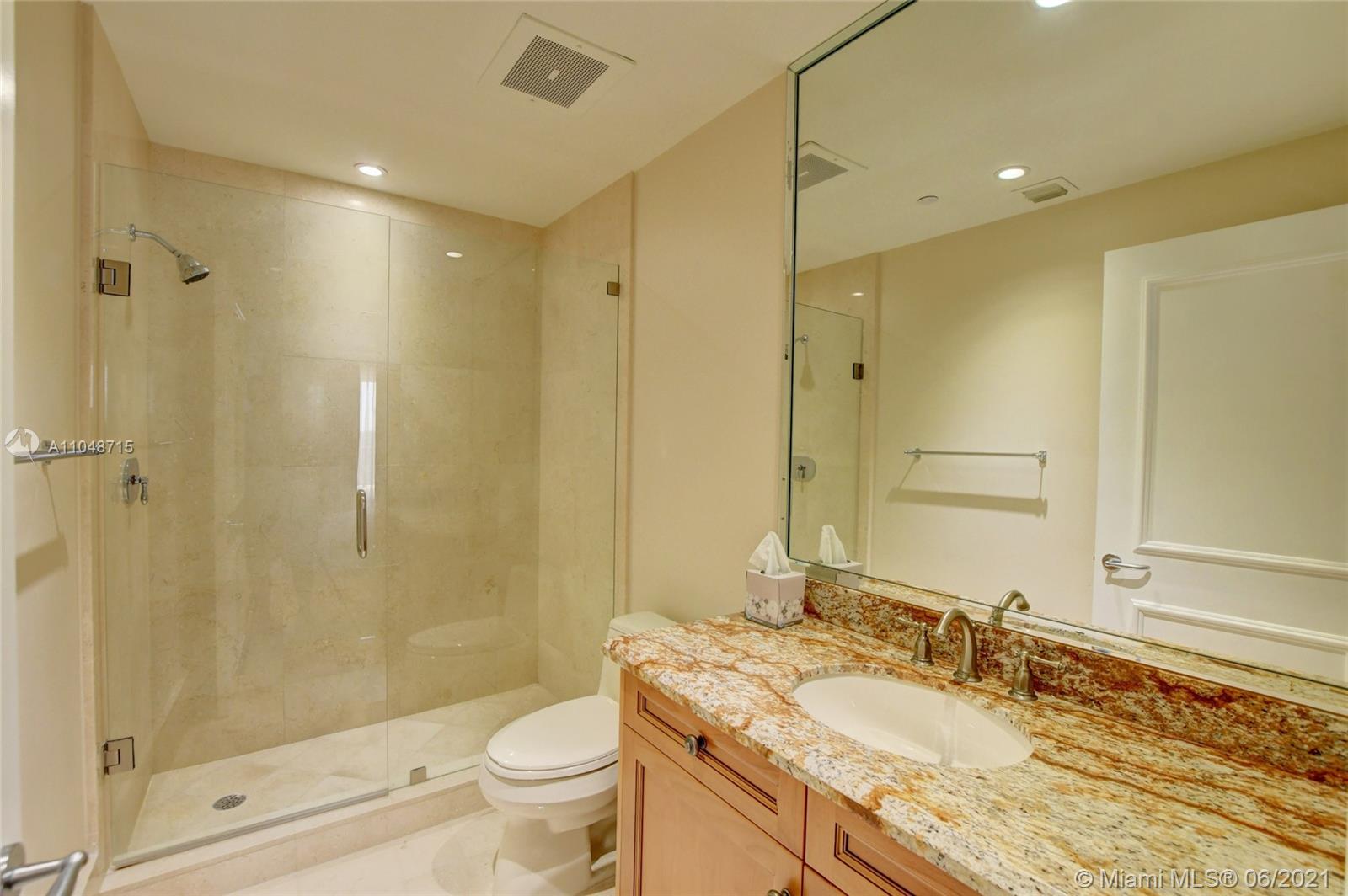 LUXURIA CONDO - Residential