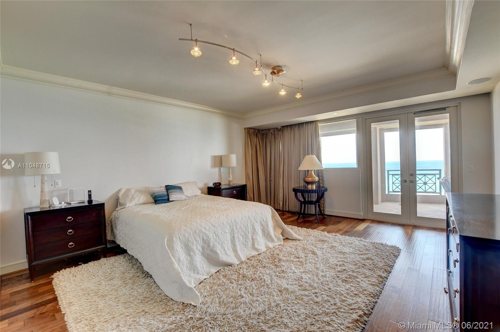 LUXURIA CONDO - Residential