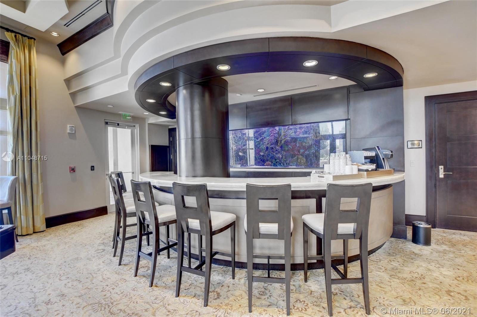LUXURIA CONDO - Residential