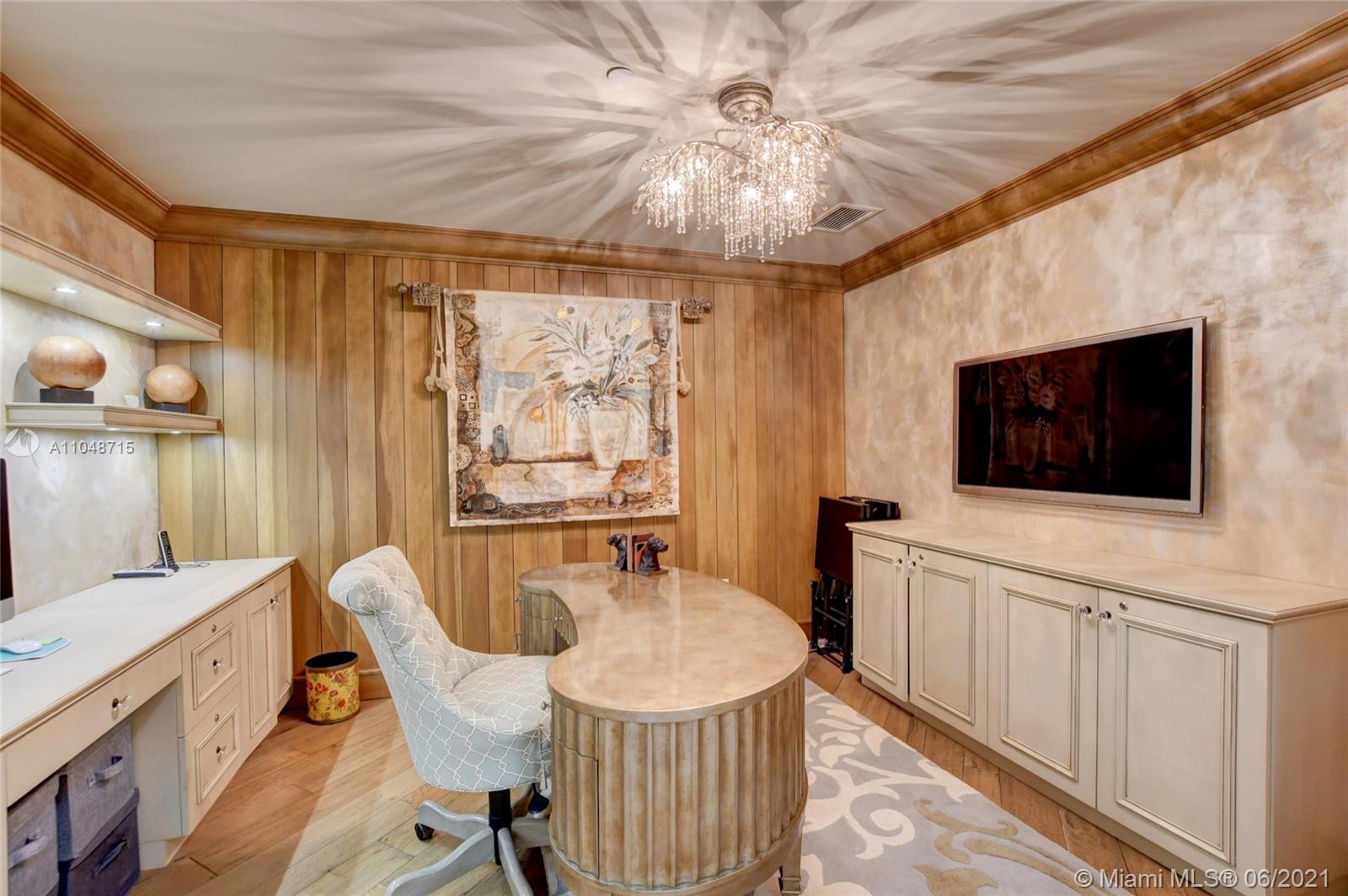 LUXURIA CONDO - Residential