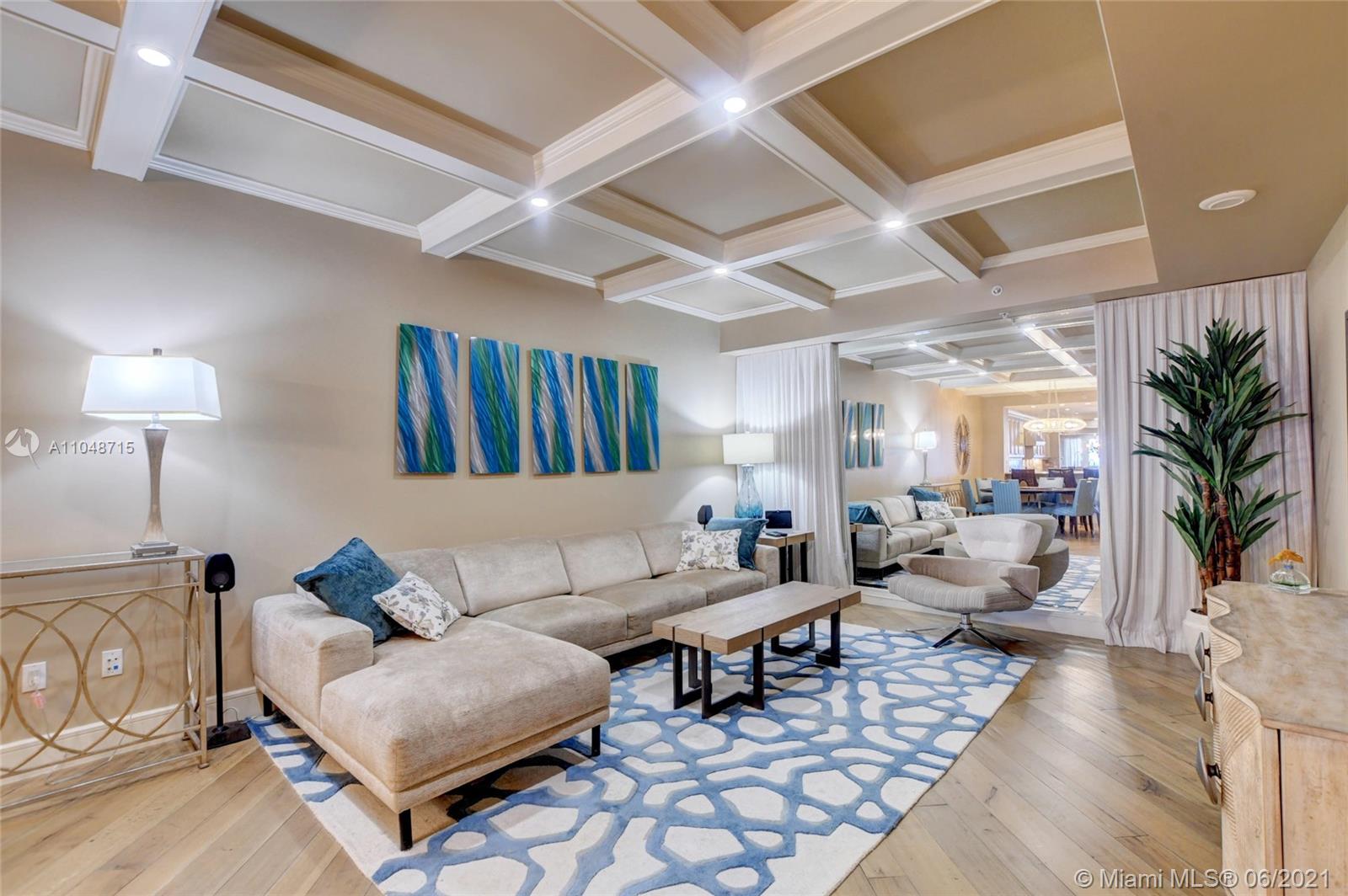 LUXURIA CONDO - Residential
