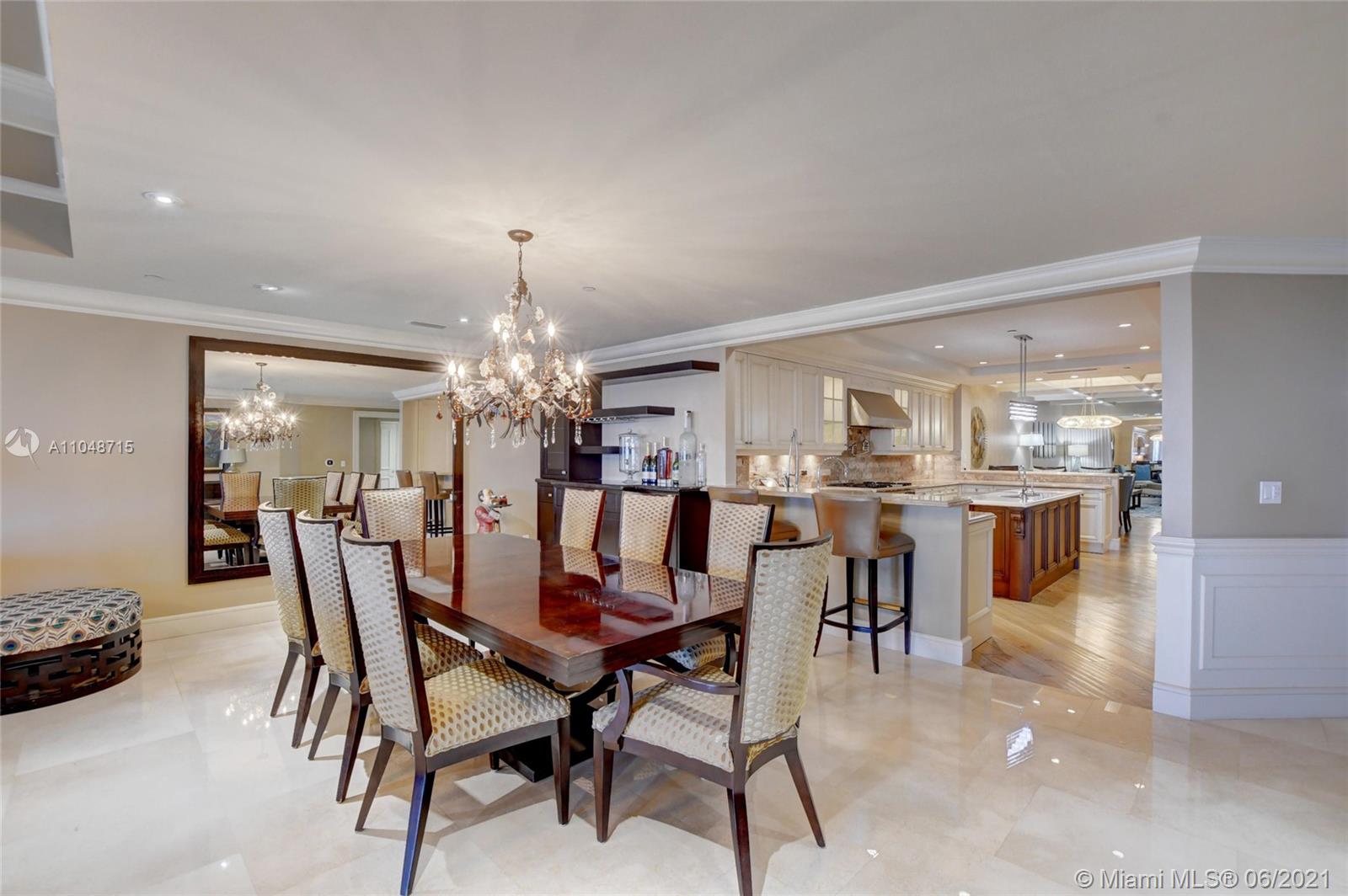 LUXURIA CONDO - Residential