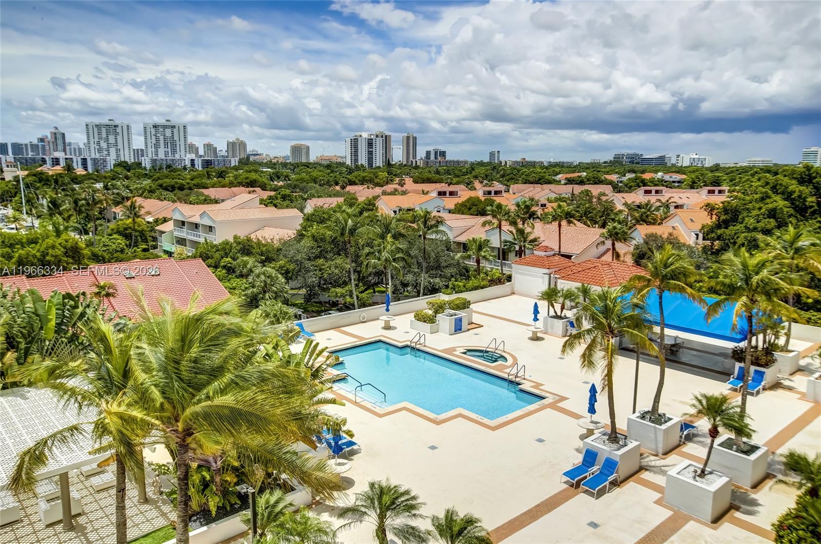 HARBOR TWS AT THE WATERWA - Residential