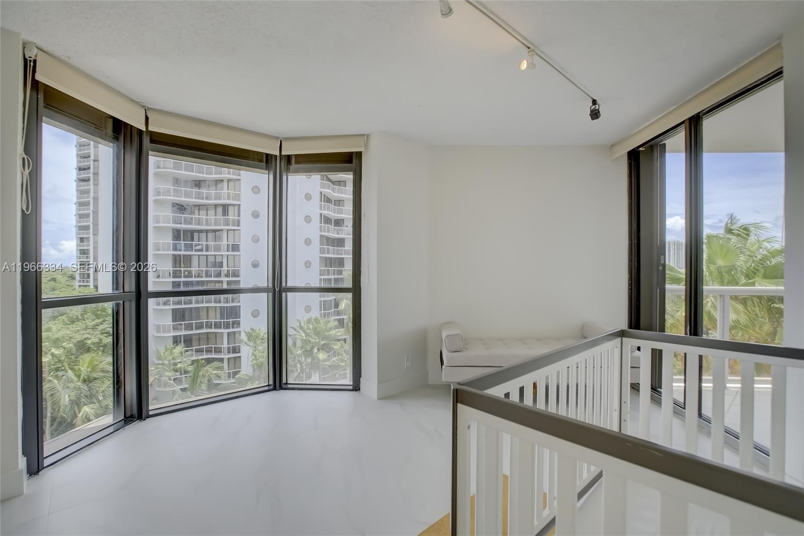 HARBOR TWS AT THE WATERWA - Residential