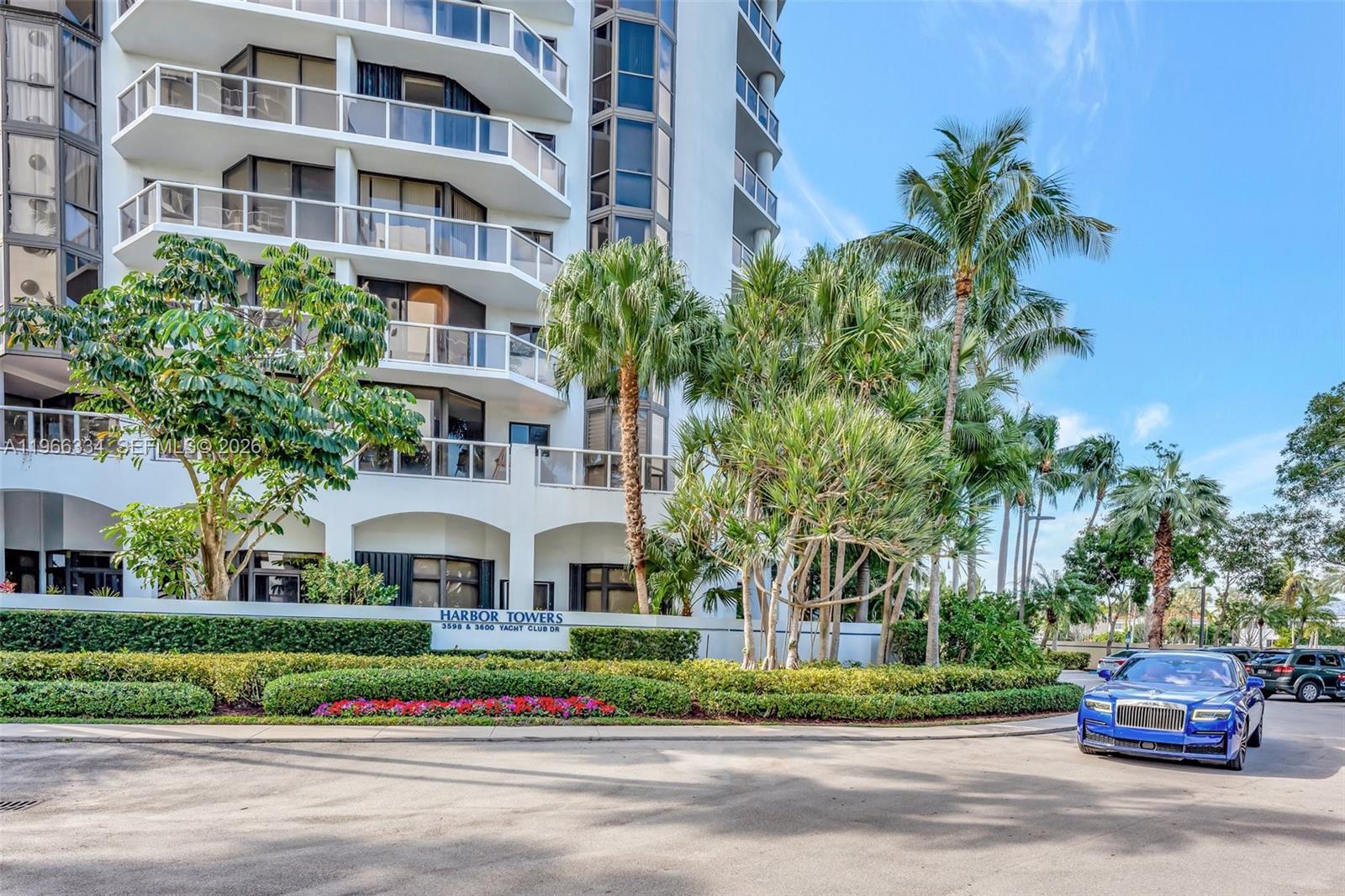 HARBOR TWS AT THE WATERWA - Residential