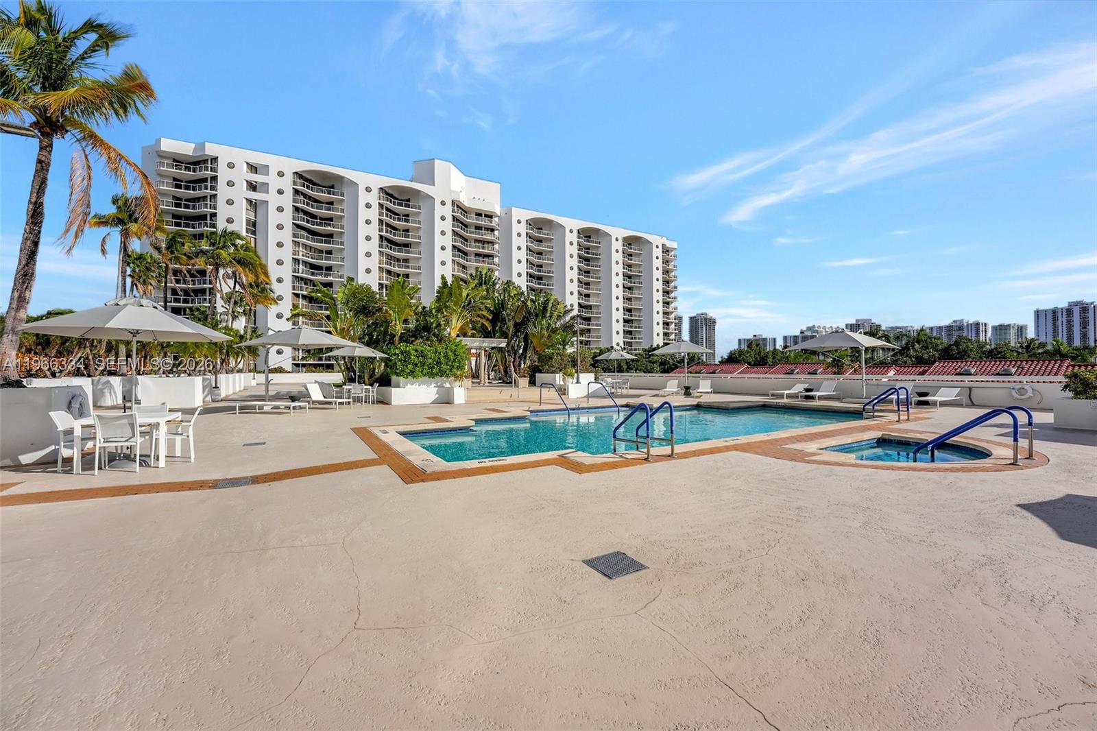 HARBOR TWS AT THE WATERWA - Residential