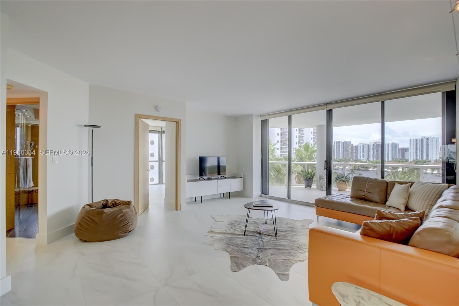 HARBOR TWS AT THE WATERWA - Residential
