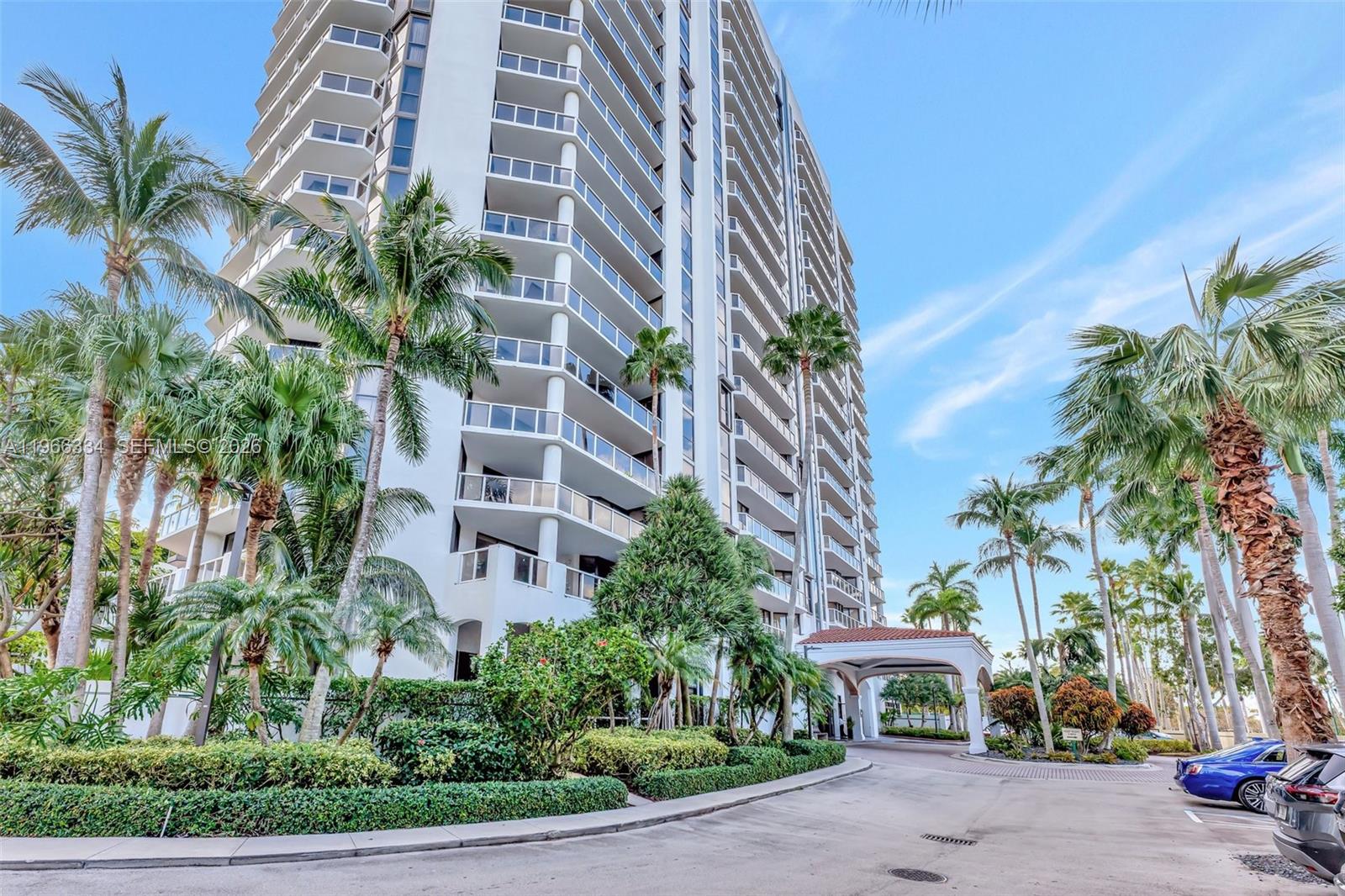 HARBOR TWS AT THE WATERWA - Residential