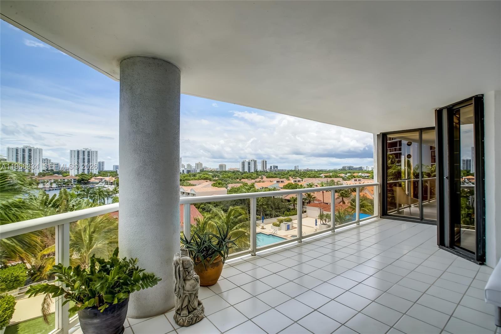 HARBOR TWS AT THE WATERWA - Residential