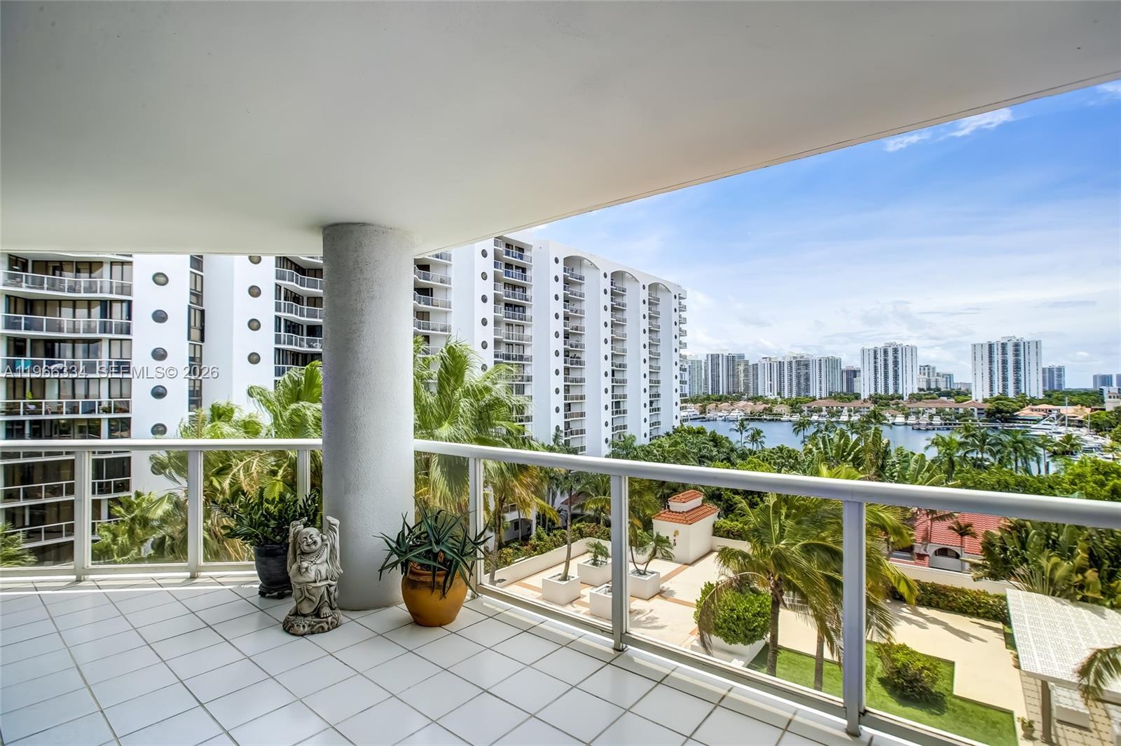 HARBOR TWS AT THE WATERWA - Residential