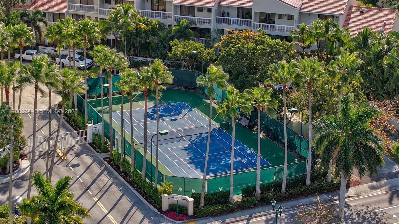 HARBOR TWS AT THE WATERWA - Residential
