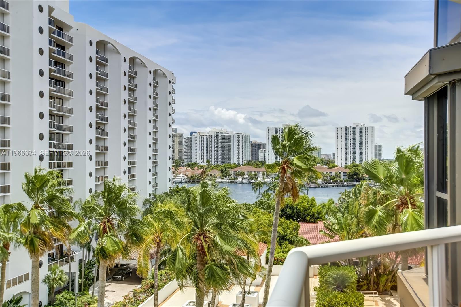HARBOR TWS AT THE WATERWA - Residential