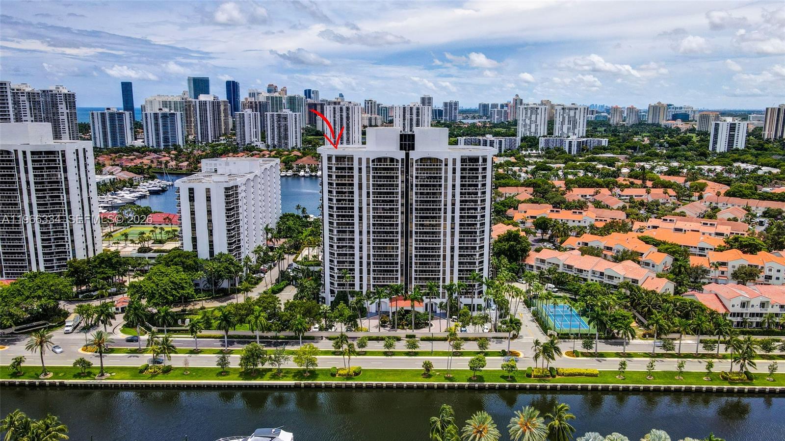 HARBOR TWS AT THE WATERWA - Residential