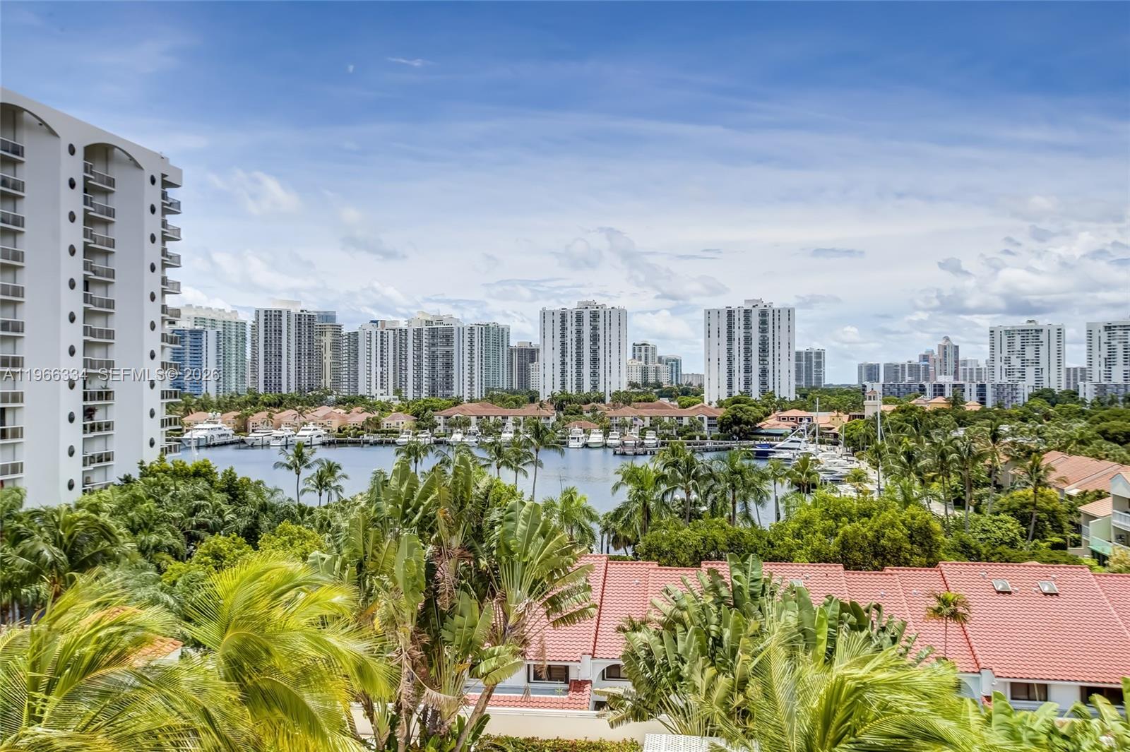 HARBOR TWS AT THE WATERWA - Residential