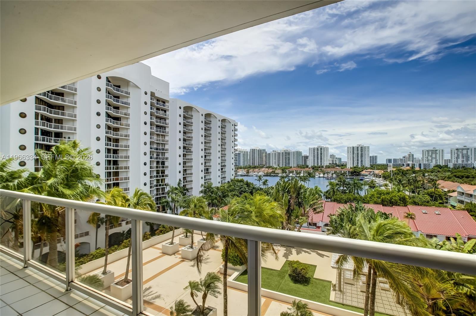 HARBOR TWS AT THE WATERWA - Residential