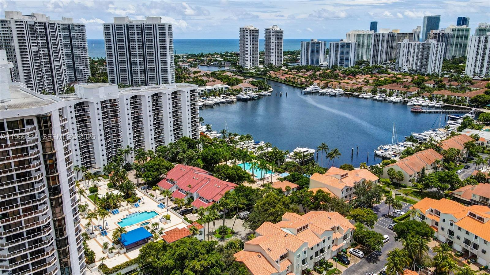 HARBOR TWS AT THE WATERWA - Residential