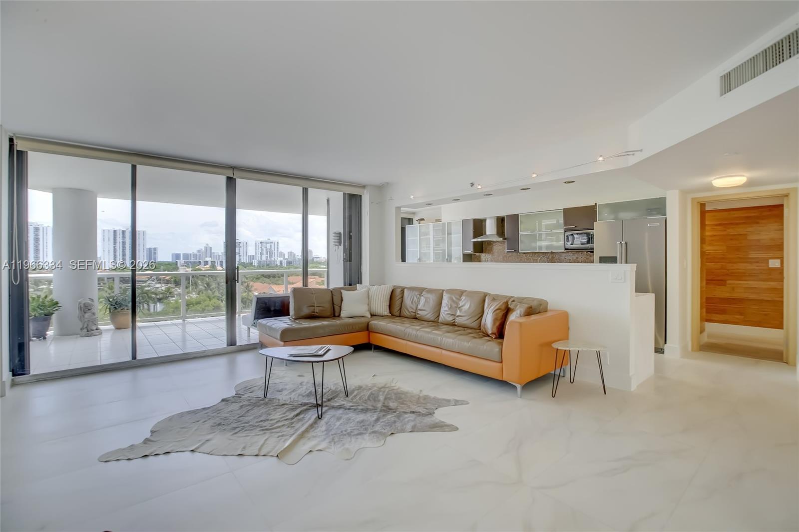 HARBOR TWS AT THE WATERWA - Residential
