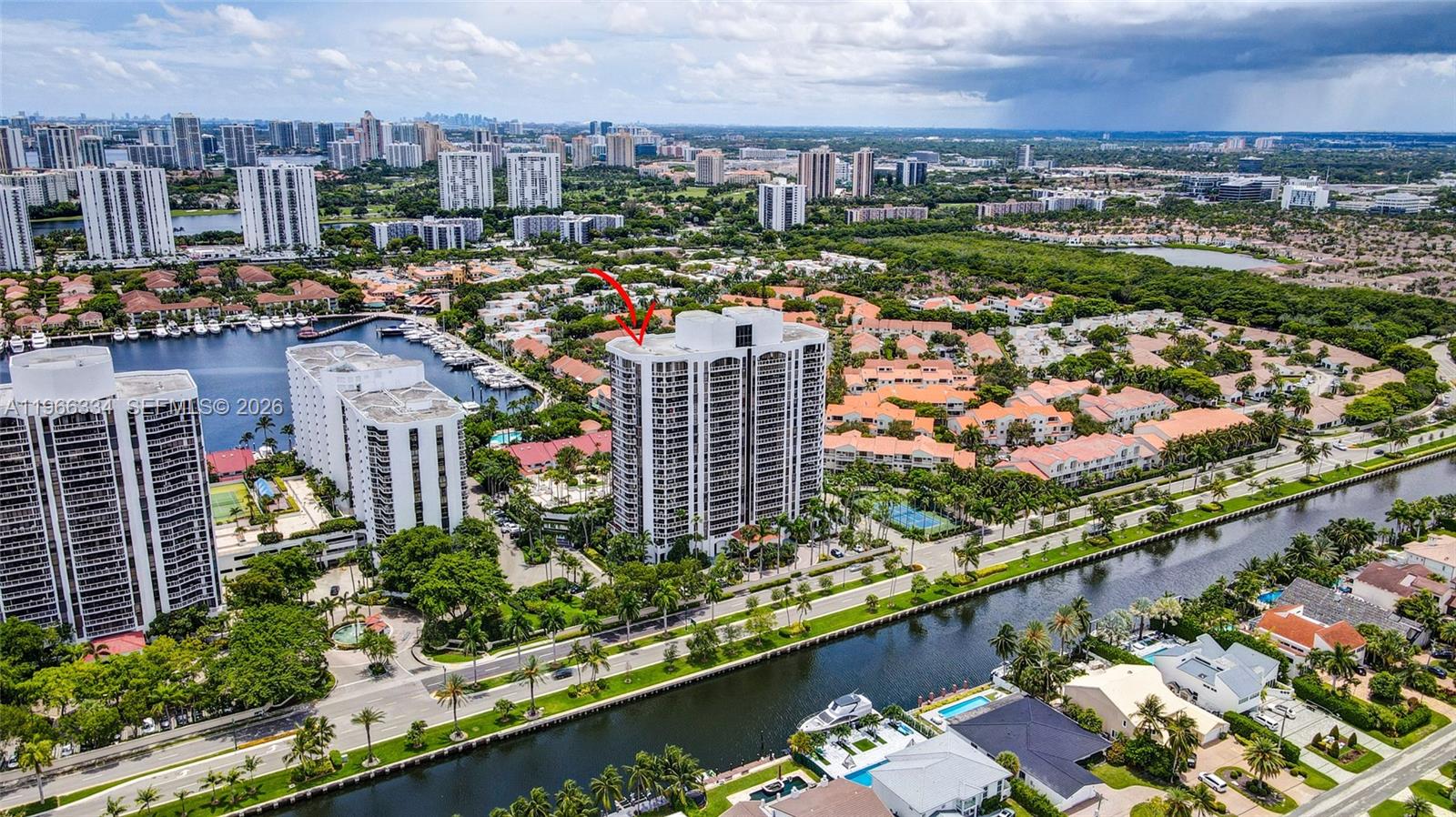 HARBOR TWS AT THE WATERWA - Residential